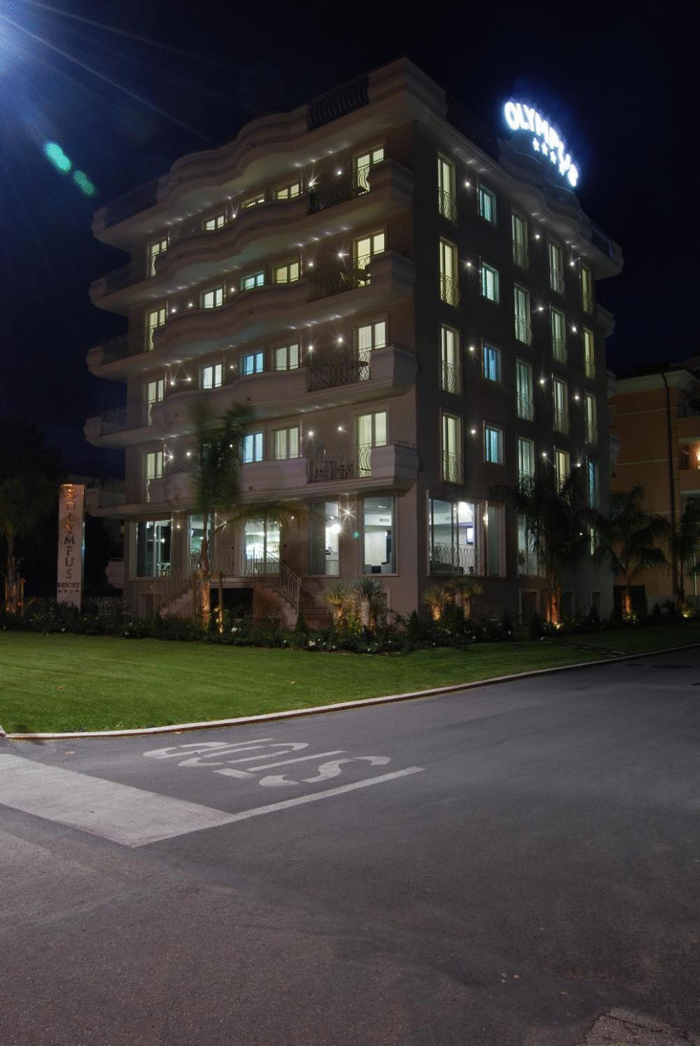 Olympus Resort อัลบา อาดริอาติกา ภายนอก รูปภาพ